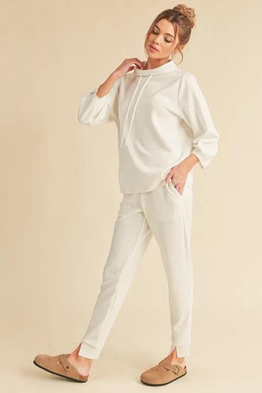 Comfortable Elastic Waist Joggers with Pockets in Cream Color: Perfect for Casual Wear