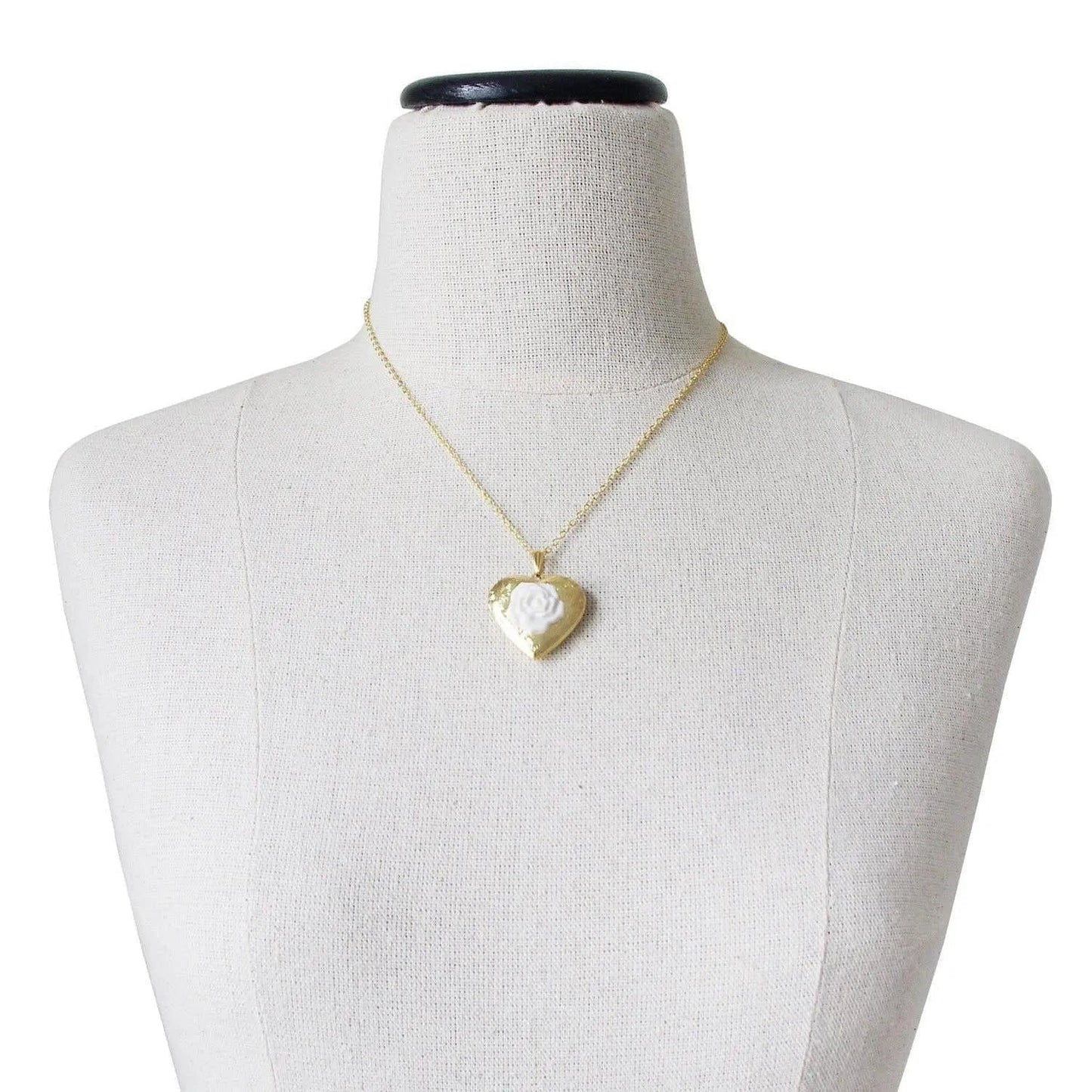Classic Heart Locket With Porcelain Rose Pendant Necklace | POPORCELAIN Based in Denmark POPORCELAIN