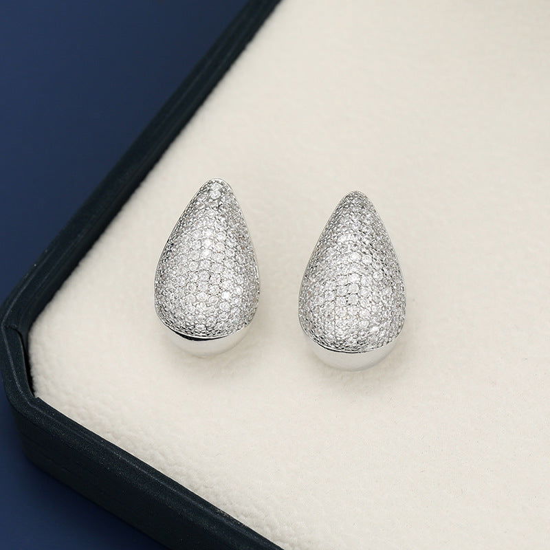 Dazzling Teardrop Stud Earrings - Add a Touch of Elegance to Any Outfit Trendsi