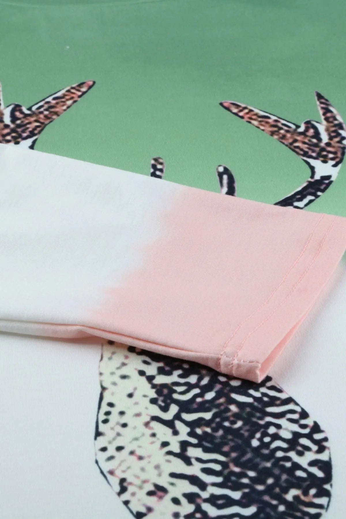 Green Reindeer Print Gradient Colorblock Sweatshirt Jewelry Bubble