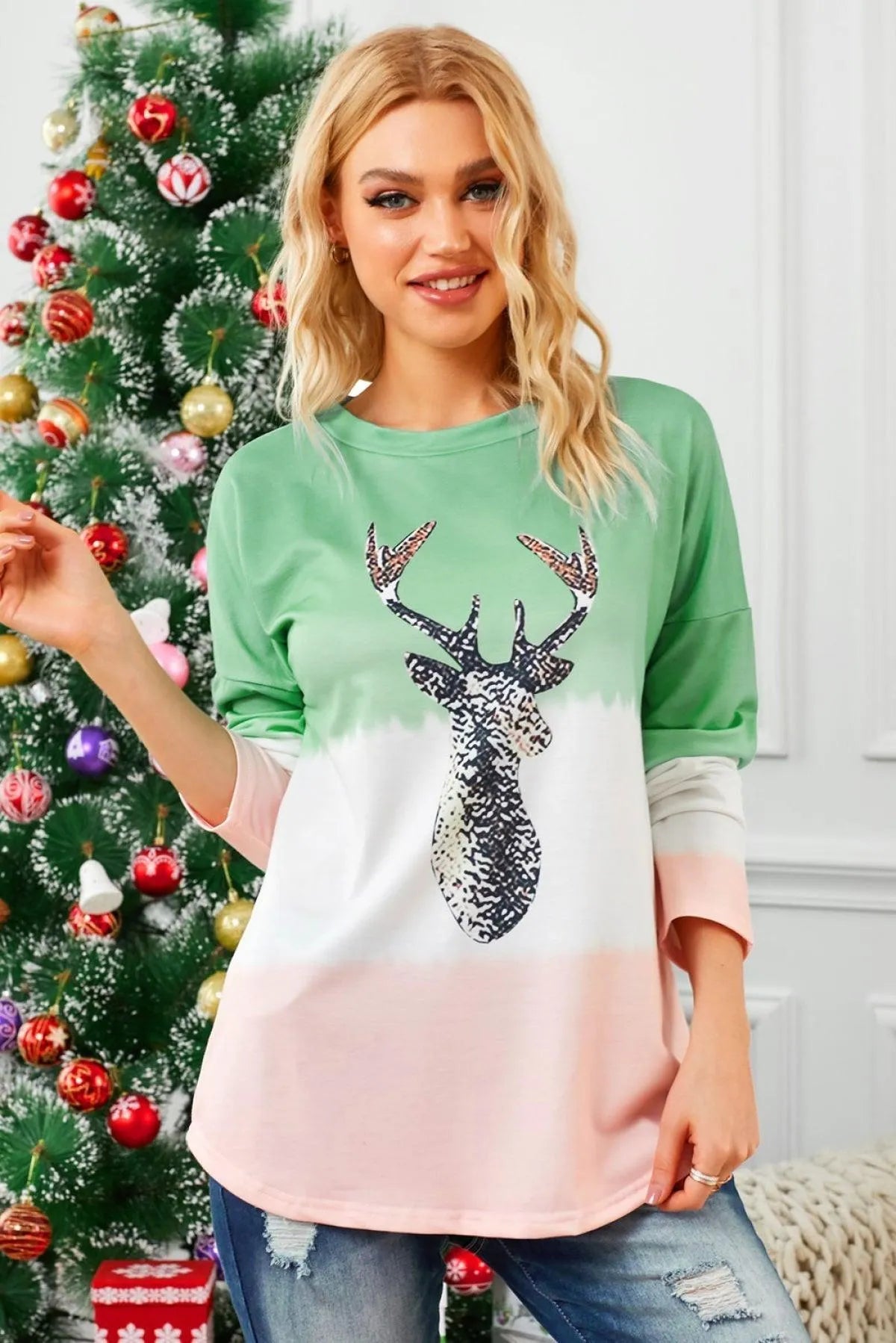 Green Reindeer Print Gradient Colorblock Sweatshirt Jewelry Bubble
