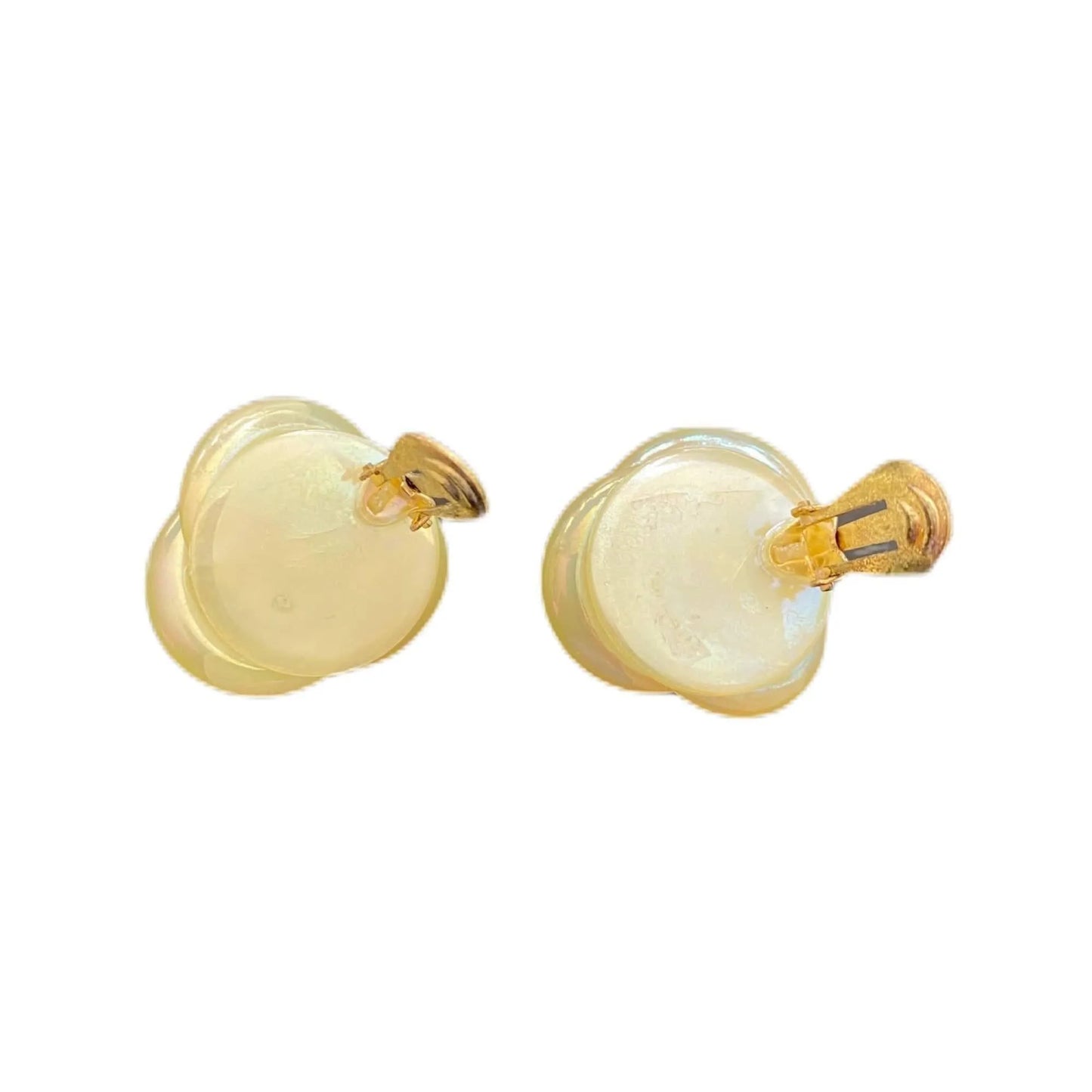Vintage Pearlized Plastic Flower Clip On Earrings Jewelry Bubble