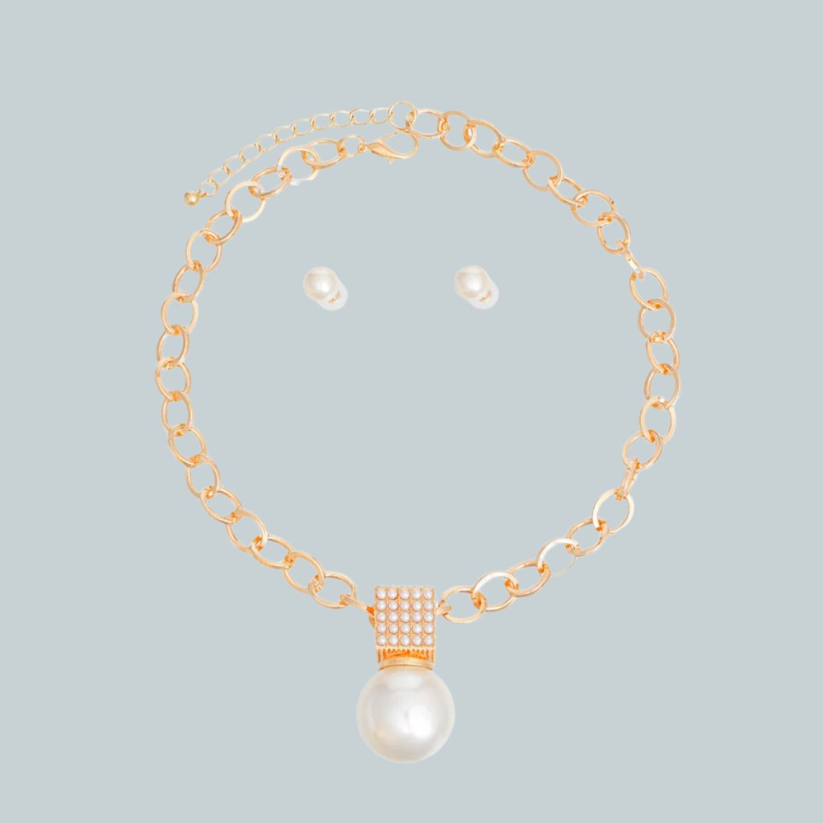 Women's Gold Metal Chain Necklace Set - Timeless Elegance with Modern Flair Pinktown