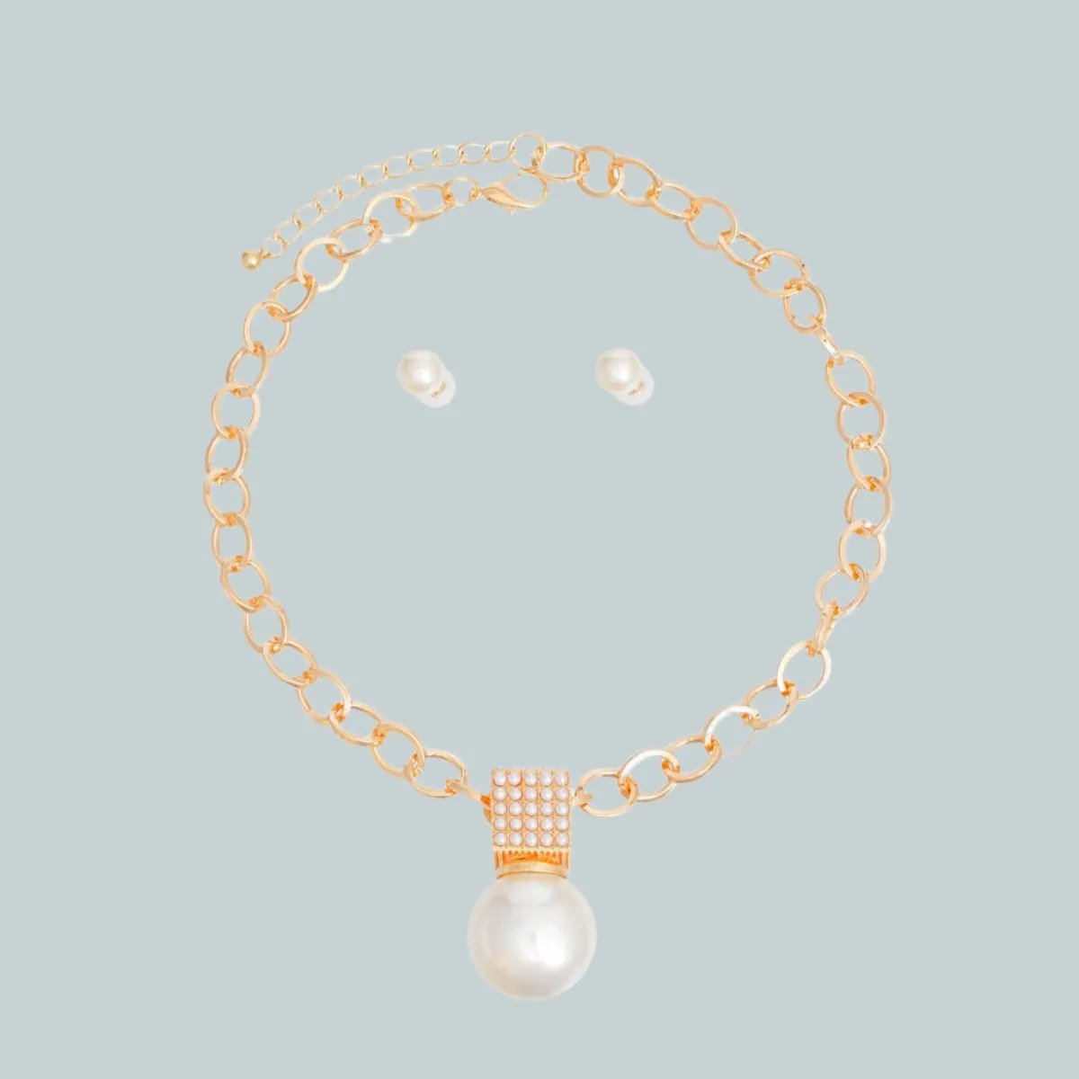 Women's Gold Metal Chain Necklace Set - Timeless Elegance with Modern Flair