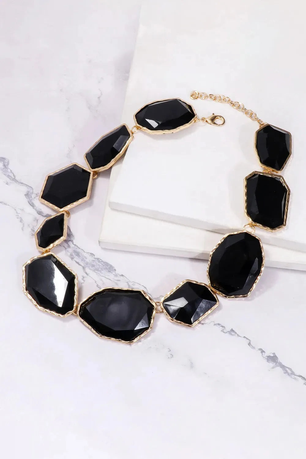 Women’s Style Breeze Resin Necklace Style Booster Trendsi