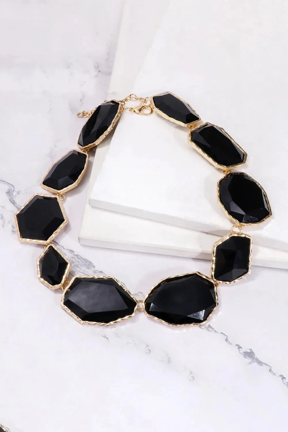Women’s Style Breeze Resin Necklace Style Booster Trendsi