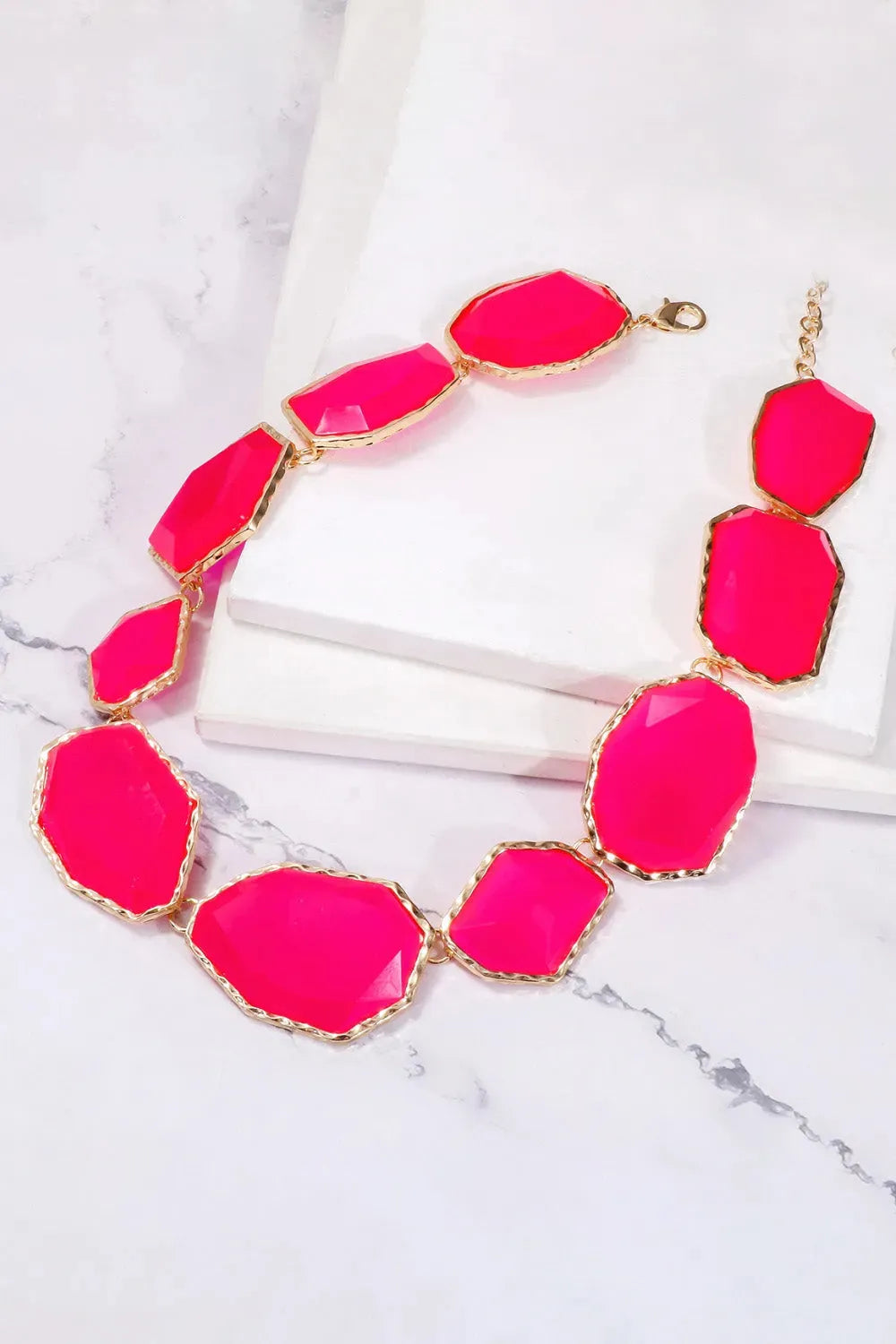 Women’s Style Breeze Resin Necklace Style Booster Trendsi