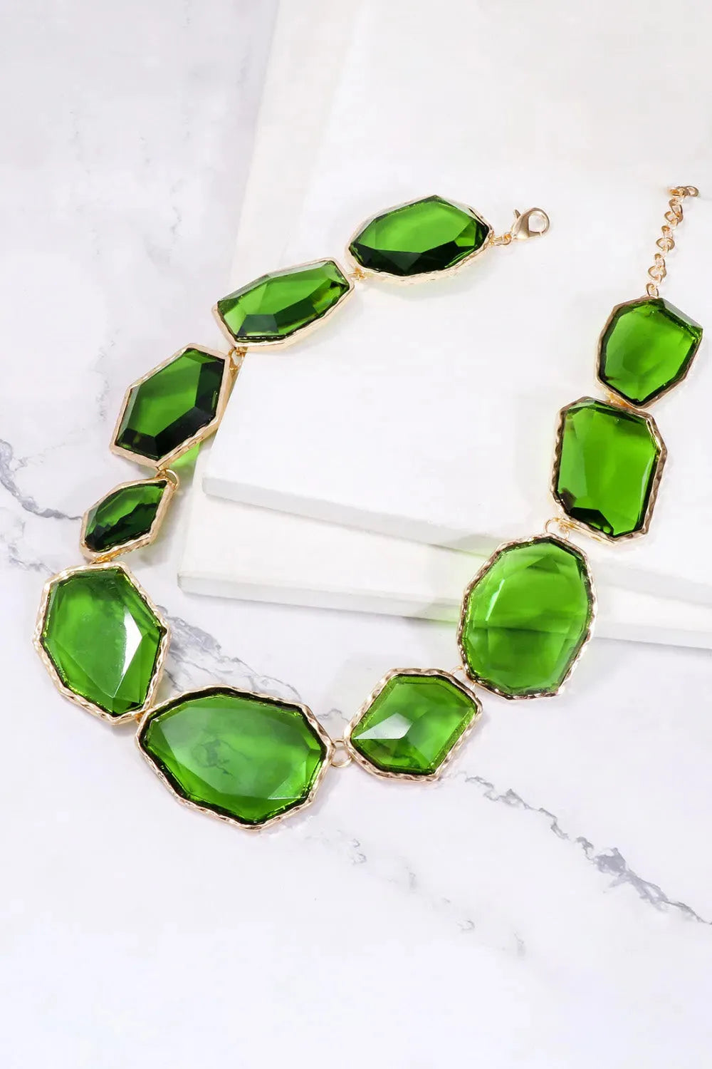 Women’s Style Breeze Resin Necklace Style Booster Trendsi