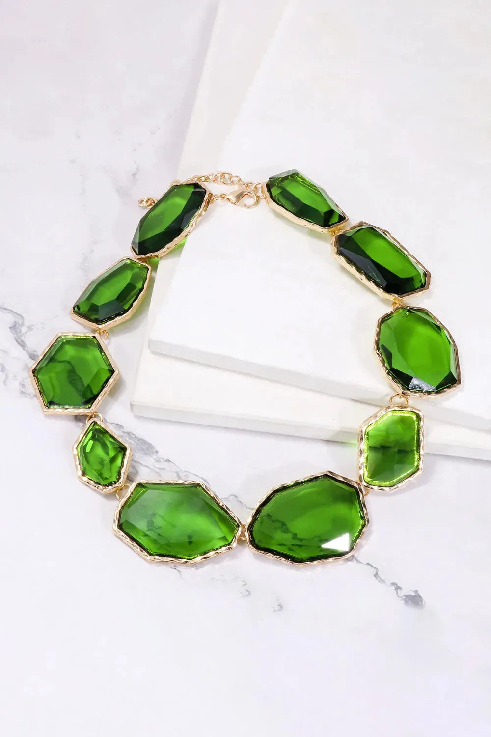 Women’s Style Breeze Resin Necklace Style Booster Trendsi
