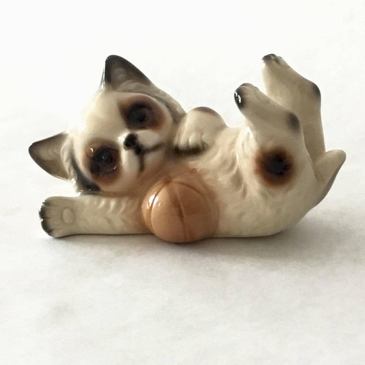 Adorable Vintage Ceramic Cat Figurine
