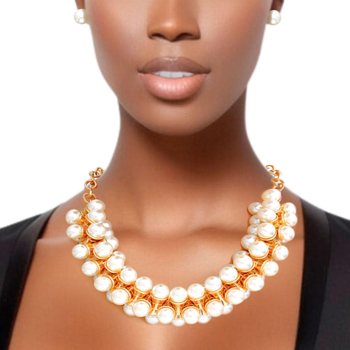 Exquisite Gold Cream Pearl Necklace Set: Blend of Elegance & Style