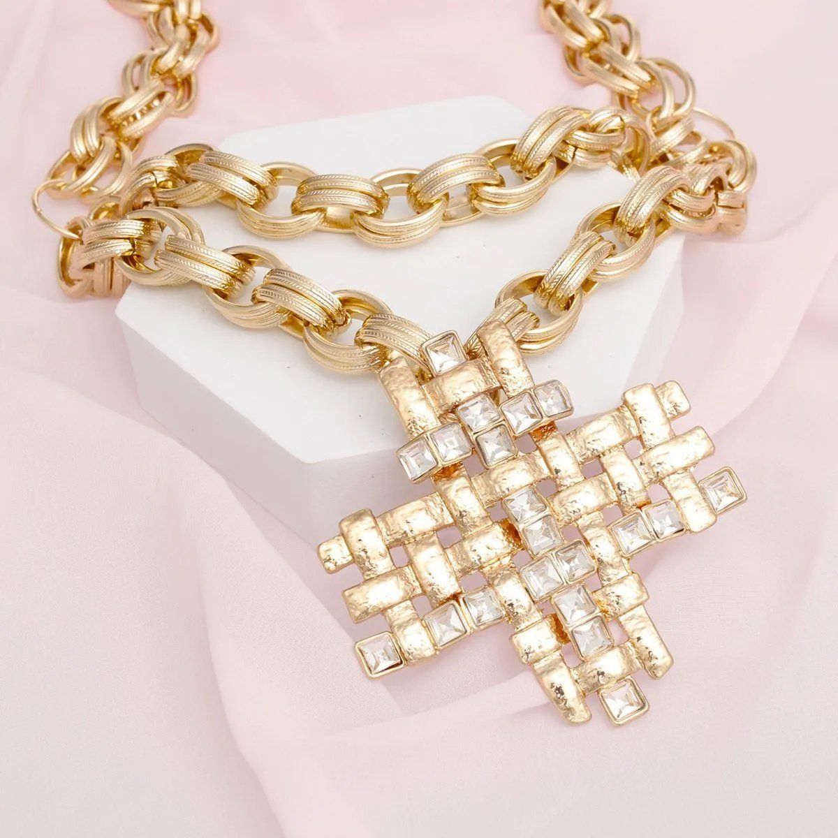 Pendant Chunky Link Gold Chain Woven Cross Set