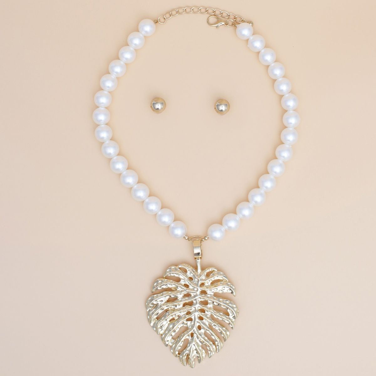 Oversized Cream Pearl Necklace Chunky Palm Leaf Pendant Set