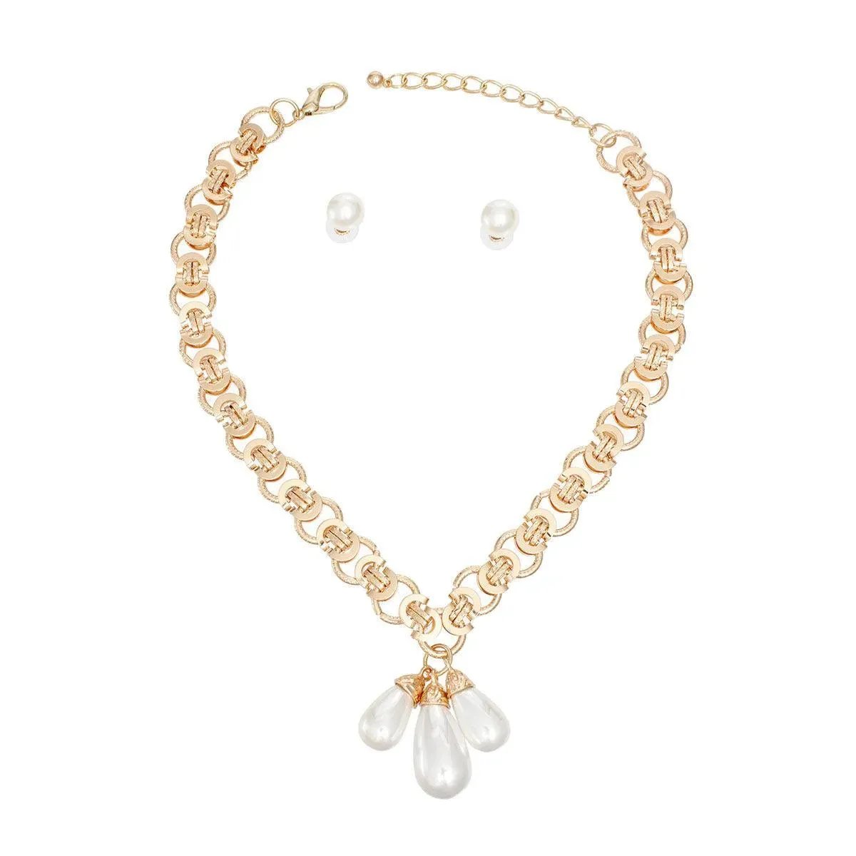 Fashion Jewelry | Elegant Creamy Pearls & Gold Chain Set: A Timeless Jewelry Accent