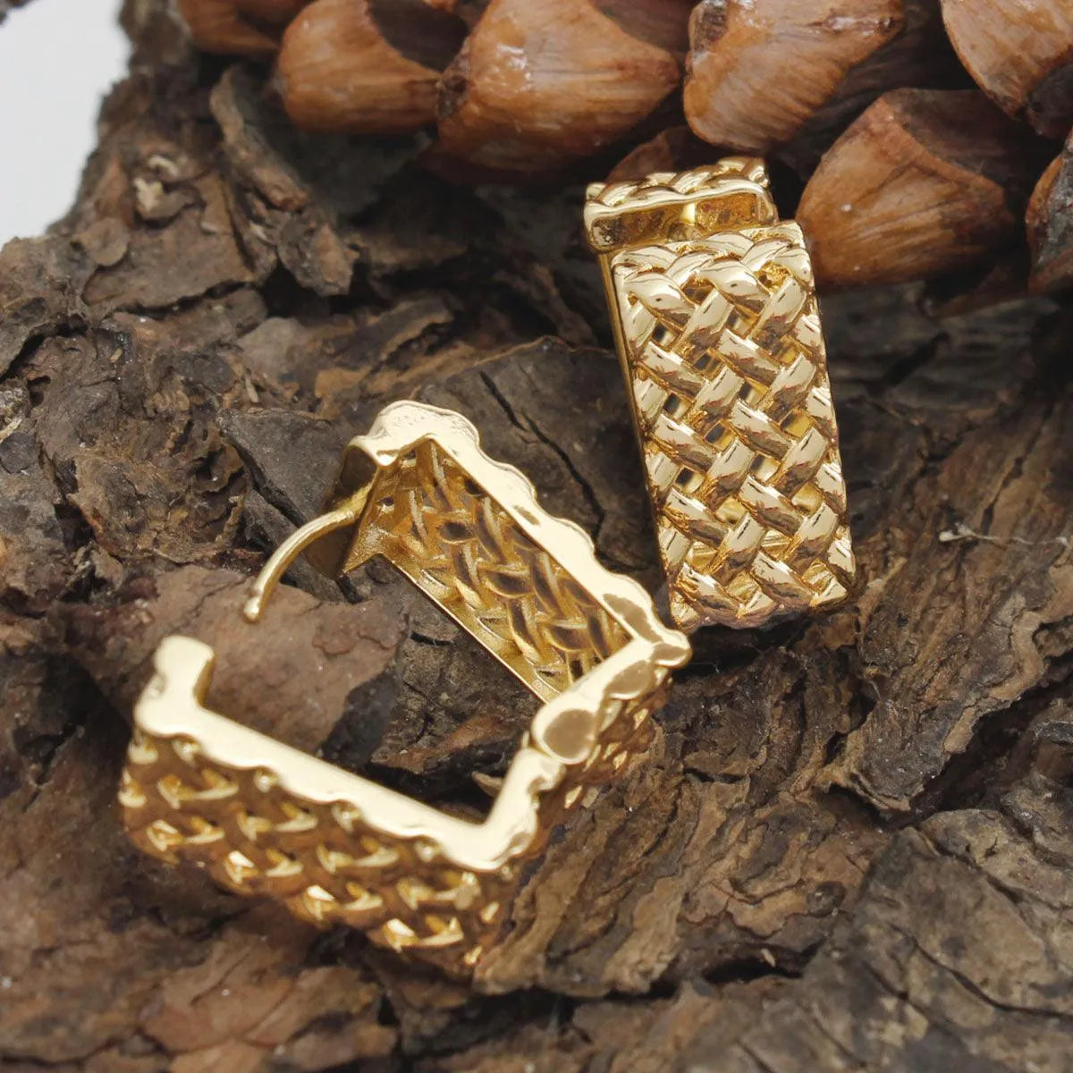 Fashion Jewelry: Gold Woven Design Earrings Make a Distinct Expression Pinktown
