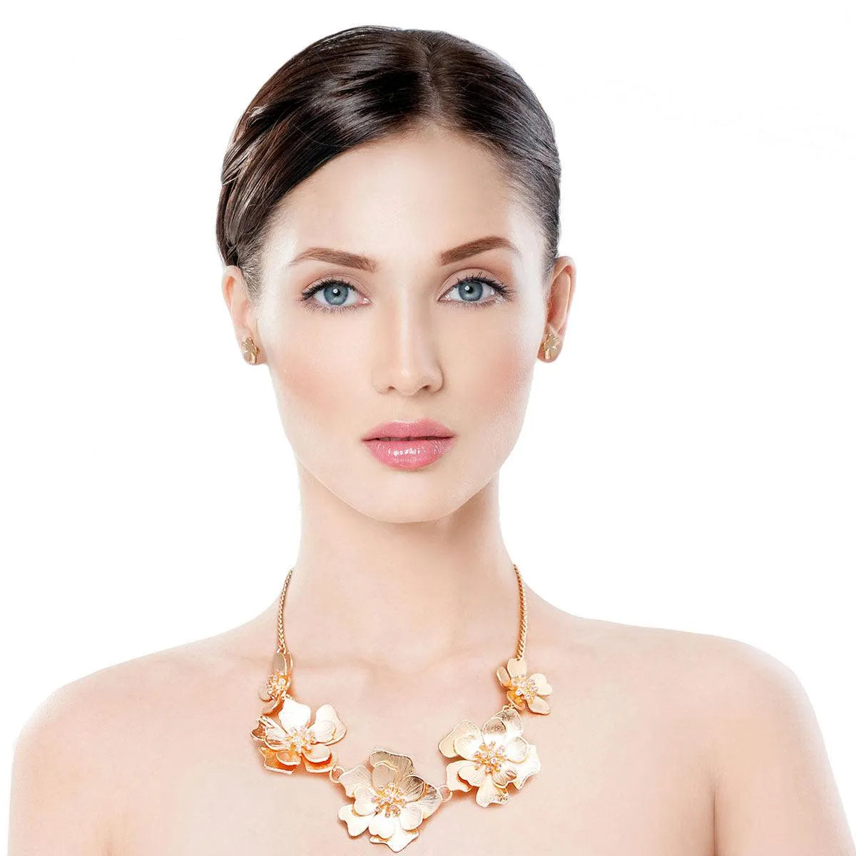 Get Noticed with our Stunning Gold/Pink Flower Necklace Pinktown