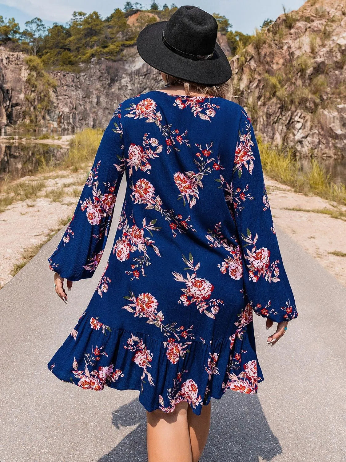 Stunning Plus Size V-Neck Floral Dress for All Day Elegance Jewelry Bubble