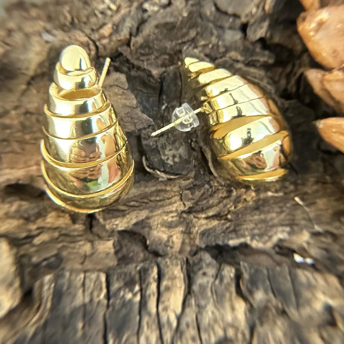 Style Statement: Fashion Jewelry 14K Gold Spiral Stud Earrings Pinktown