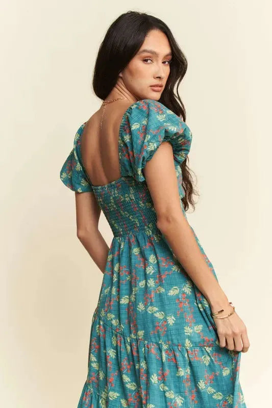 Lightweight Sweetheart Neck Textured Tiered Maxi Dress