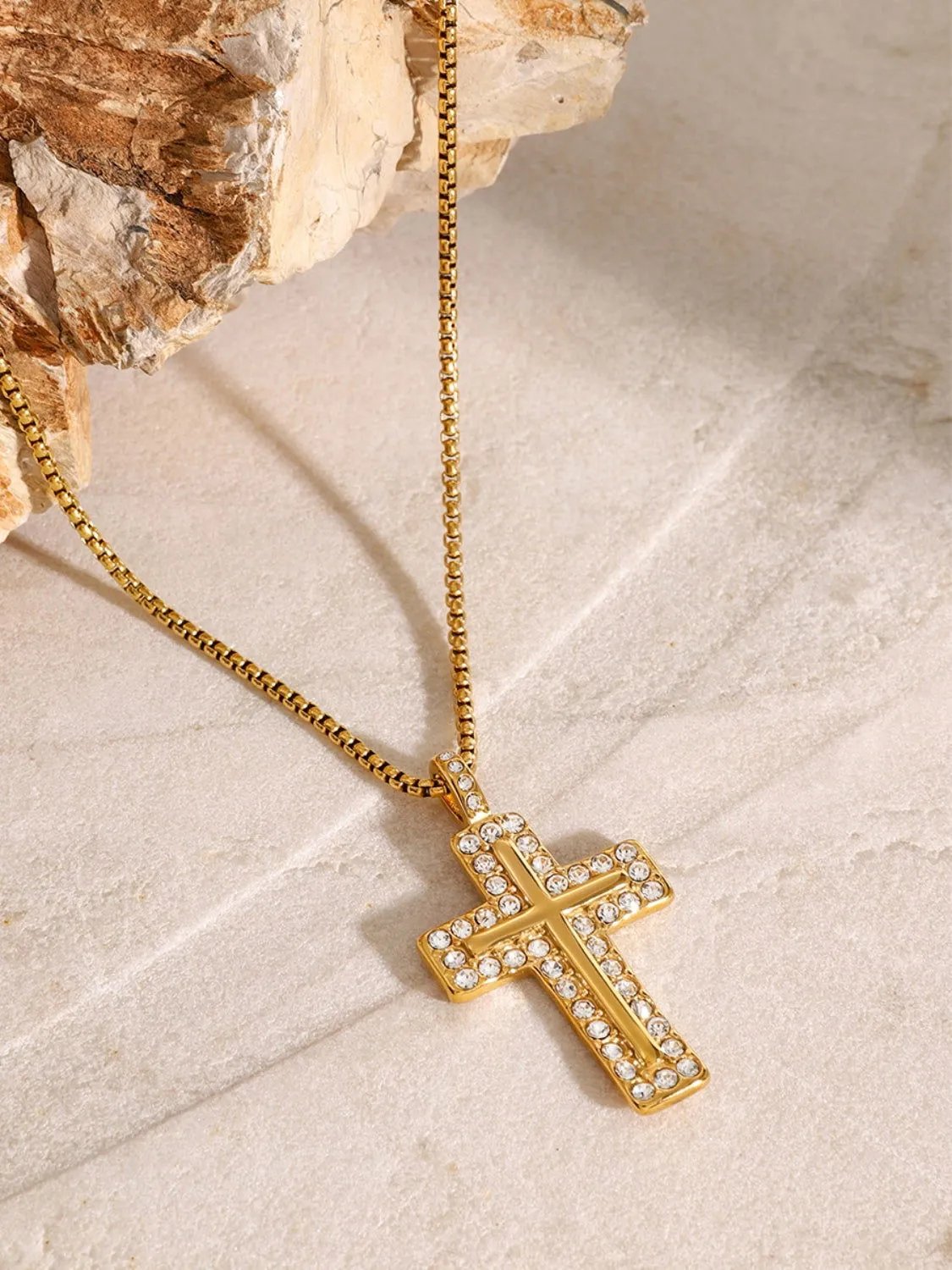 18K Gold-Plated Stainless Steel Cross Pendant Necklace with Cubic Zirconia - Elegant Design for Everyday Wear