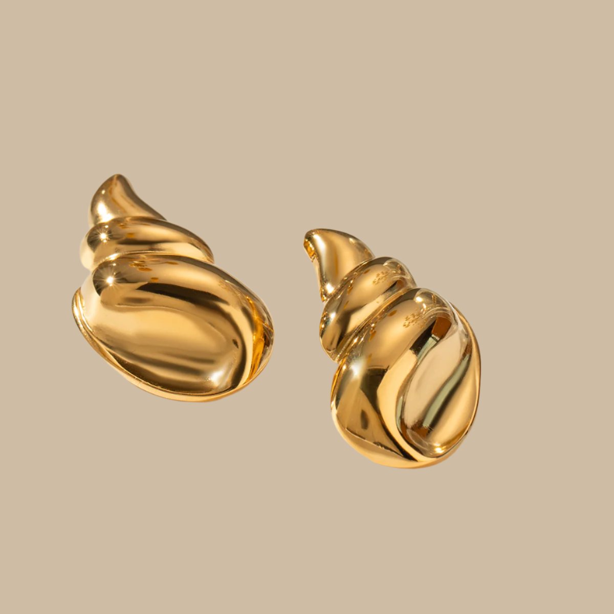 Gold Scallop Earrings for Classic & Versatile Style