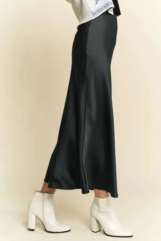 High Waist Midi Skirt - Elegant & Versatile Wardrobe Staple