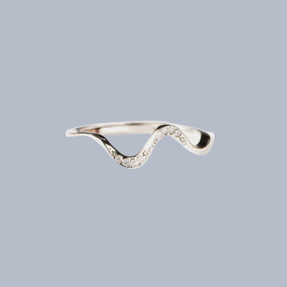 Minimalist Wave Ring – Dainty Sterling Silver