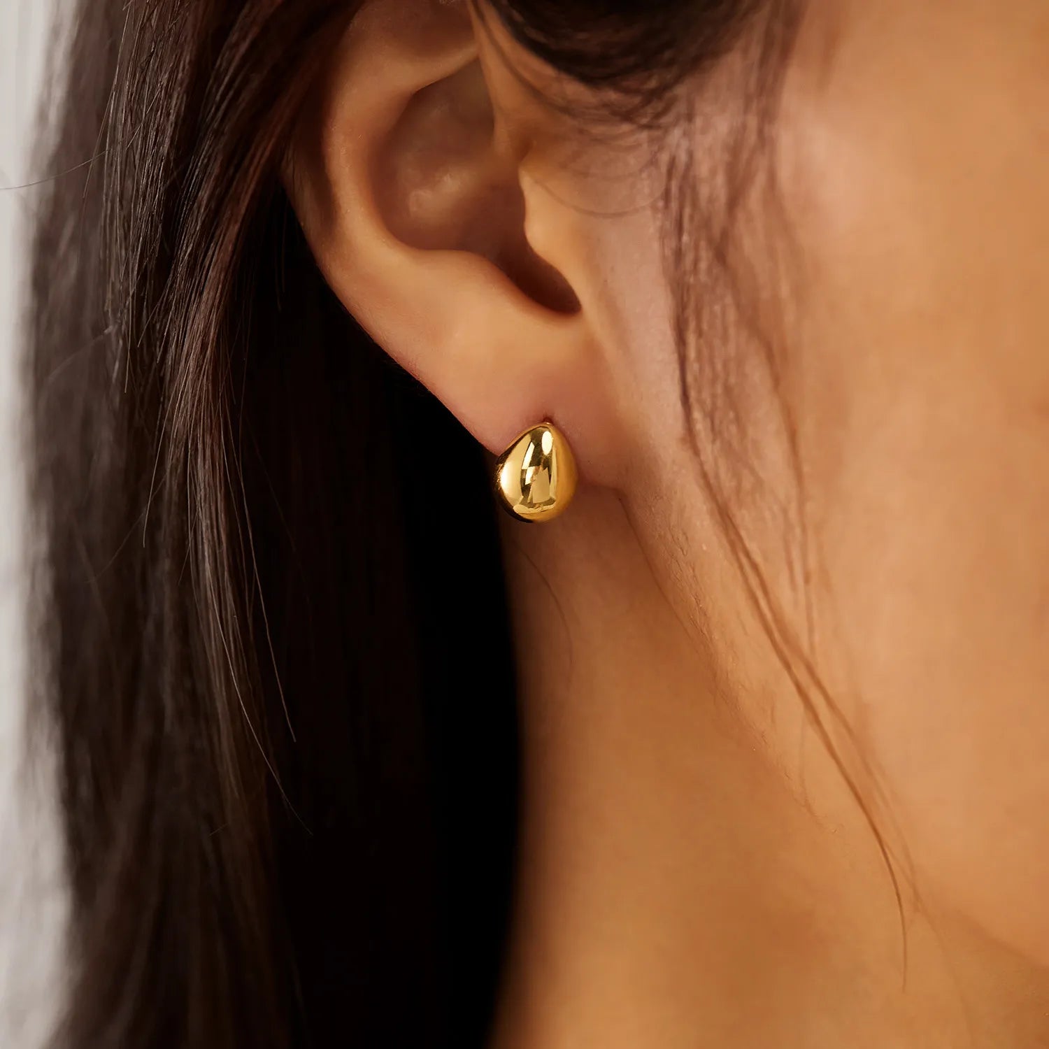 18k Gold-Plated Titanium Earrings Modern Teardrop Studs for Women