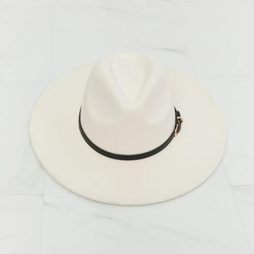 Chic Beige Fedora Hat with Modern Black Belt Accent
