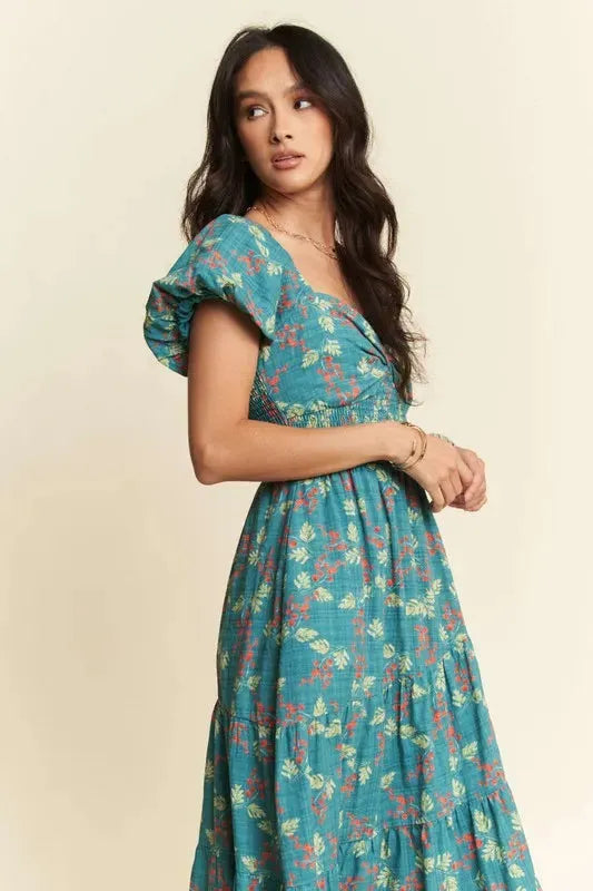 Lightweight Sweetheart Neck Textured Tiered Maxi Dress
