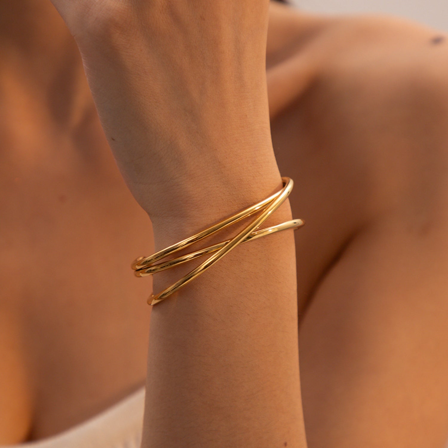 Experience Style with Gold Cuff Bracelet for Women - Sleek Design