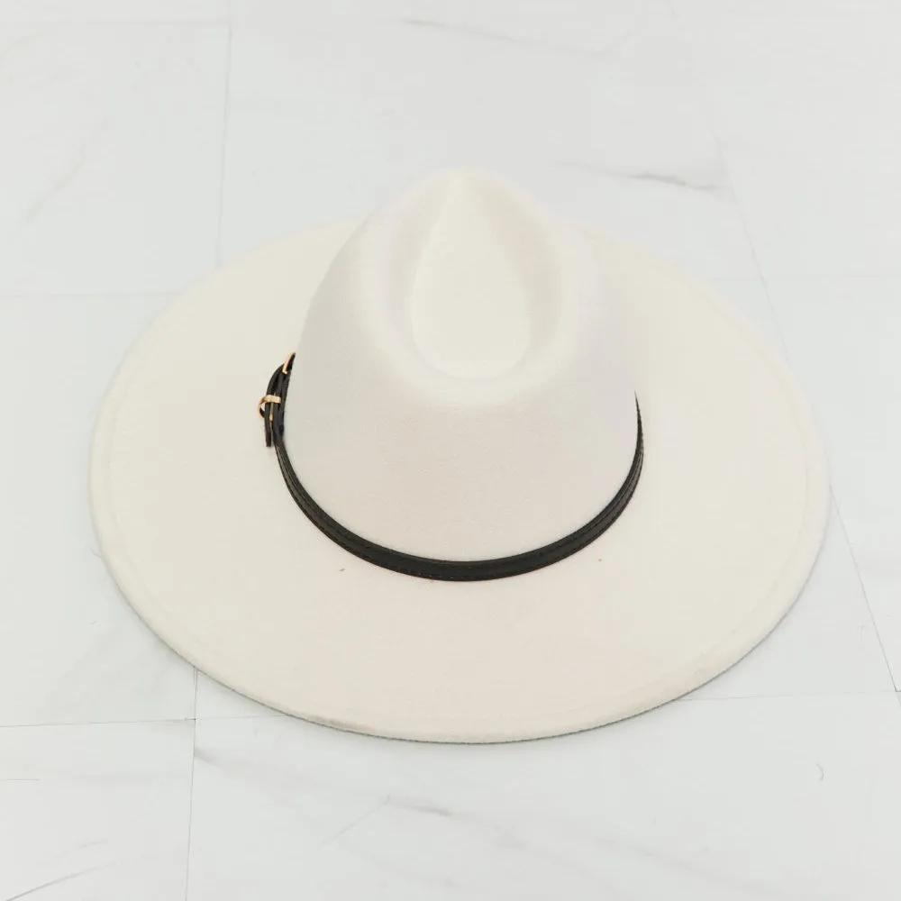Chic Beige Fedora Hat with Modern Black Belt Accent