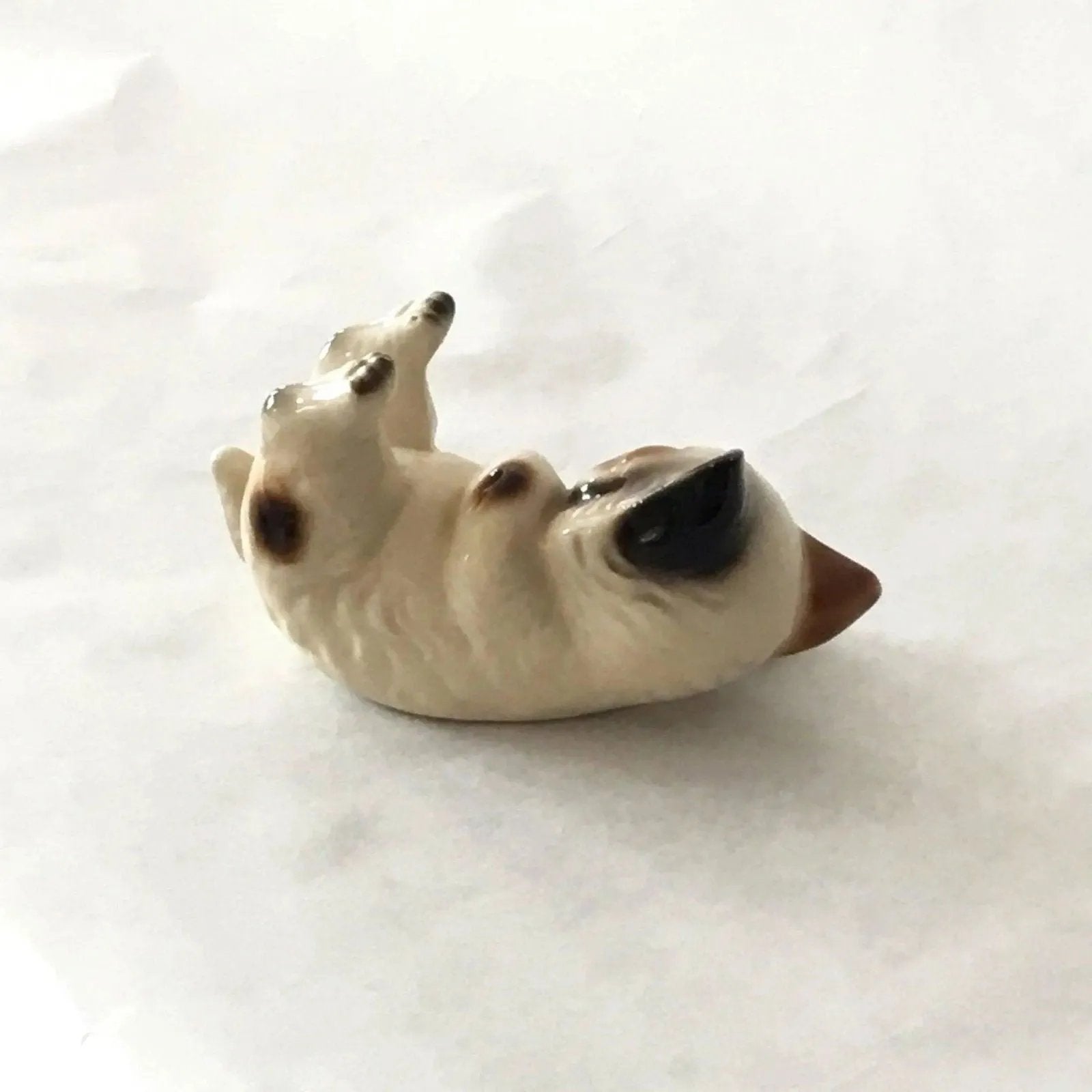 Adorable Vintage Ceramic Cat Figurine