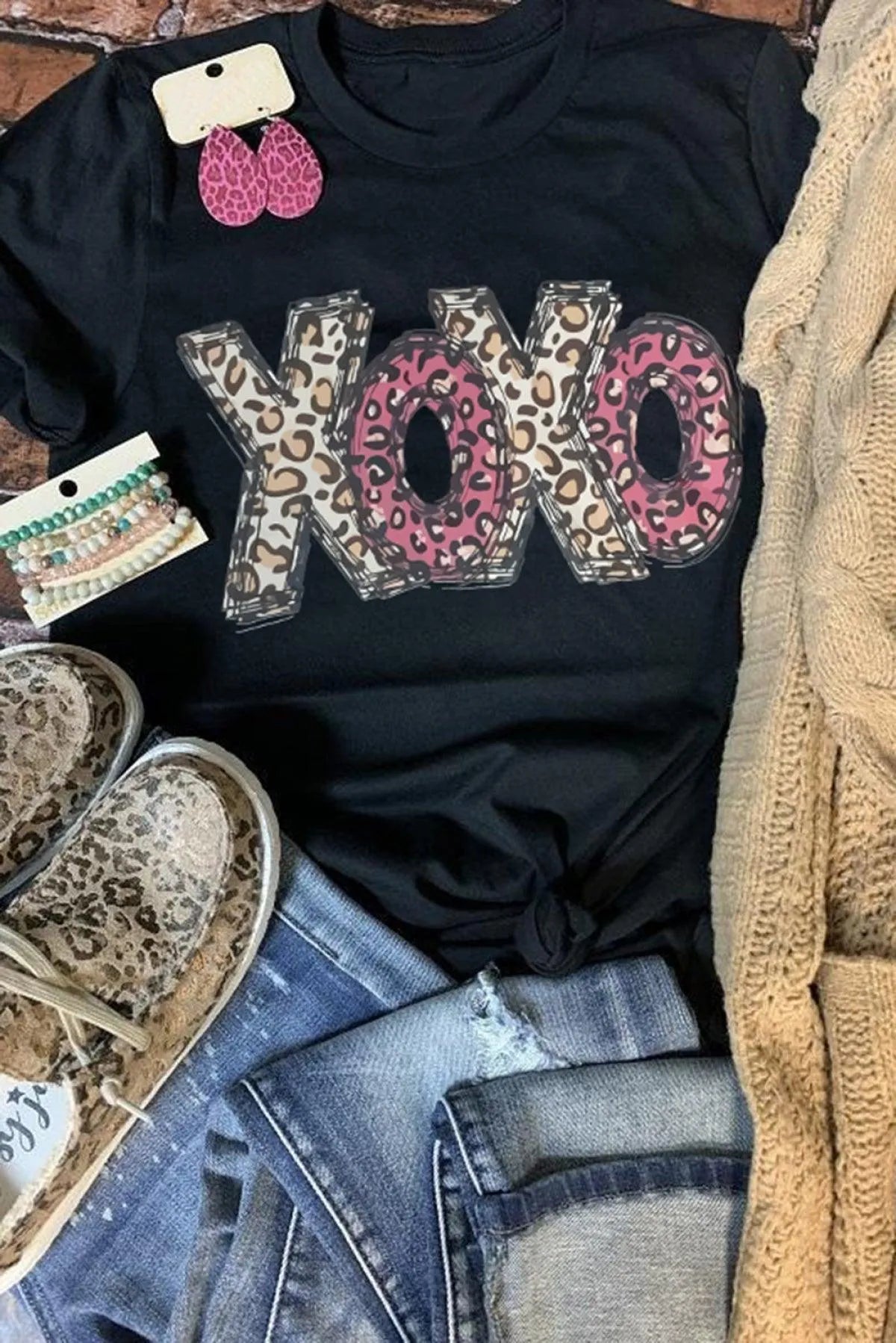 Black Tee XOXO Leopard Letter Print T Shirt Jewelry Bubble