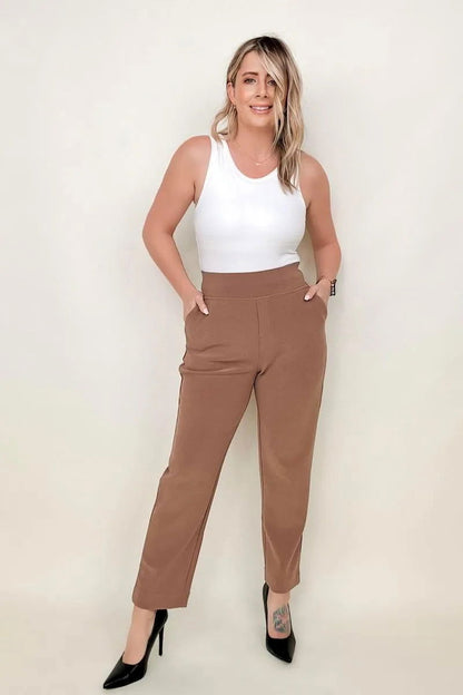 Comfy & Chic: Cropped Pull-on Pants with Pockets for Women Jewelry Bubble