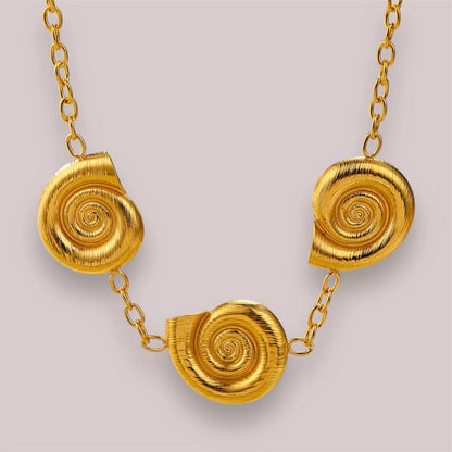 Conch Necklace: Captivating Gold Elegance Jewelry Bubble