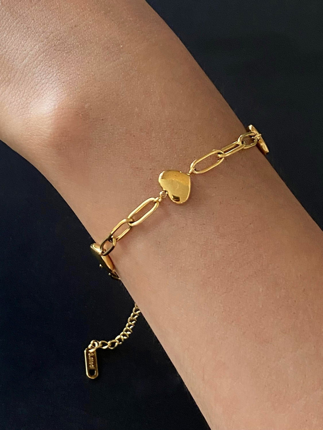 Dainty Charming Heart Bracelet for Women: Elegance Redefined Jewelry Bubble