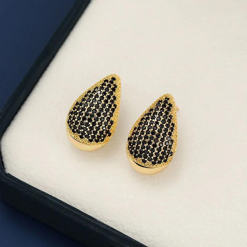 Dazzling Teardrop Stud Earrings - Add a Touch of Elegance to Any Outfit