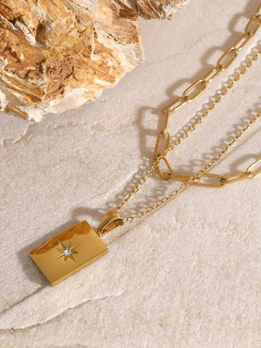 Double Chain Necklace with Star Pendant: Elegance Meets Modern Style