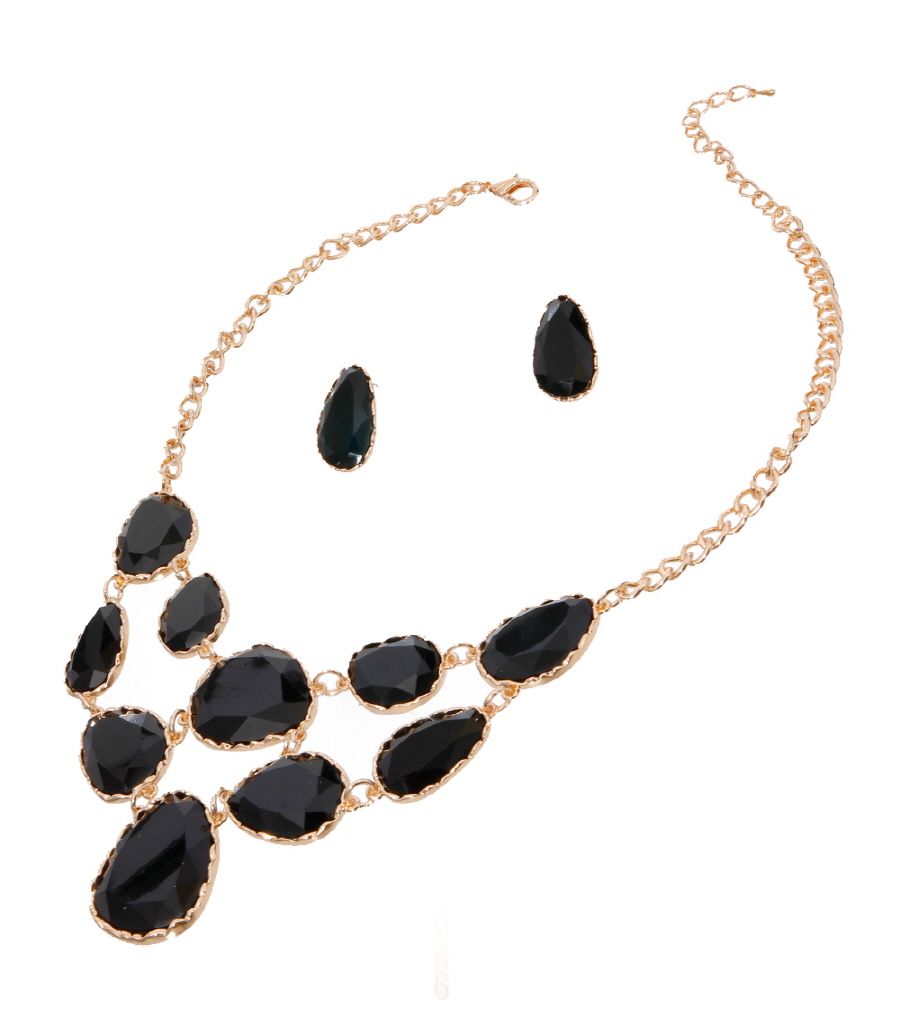 Elegant Black Necklace Set - An Iconic Fashion Statement Jewelry Bubble