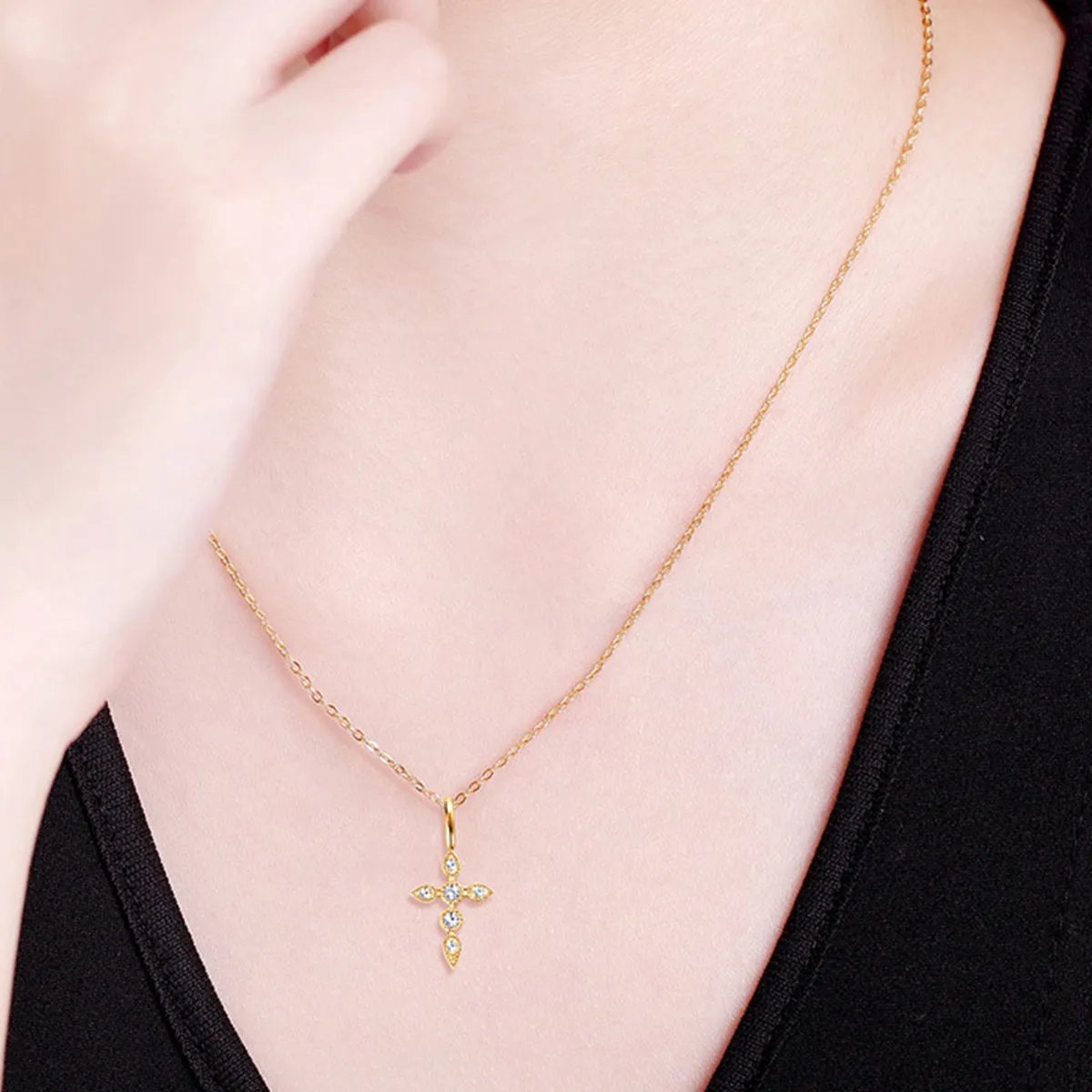 Elegant Cross Necklace for Women - Dainty Jewelry with Sparkling Accents