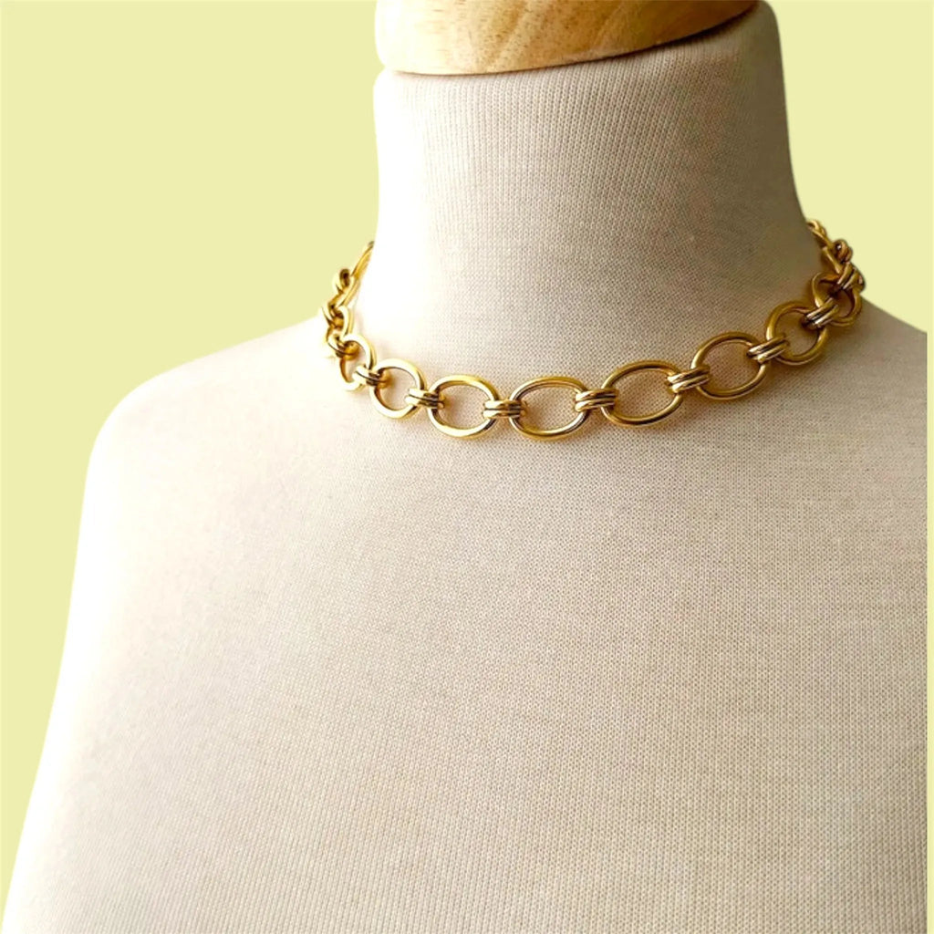 Elegant Gold-Tone Link Necklace: Timeless Sophistication