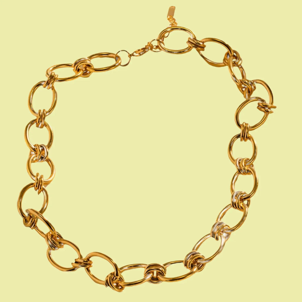 Elegant Gold-Tone Link Necklace: Timeless Sophistication