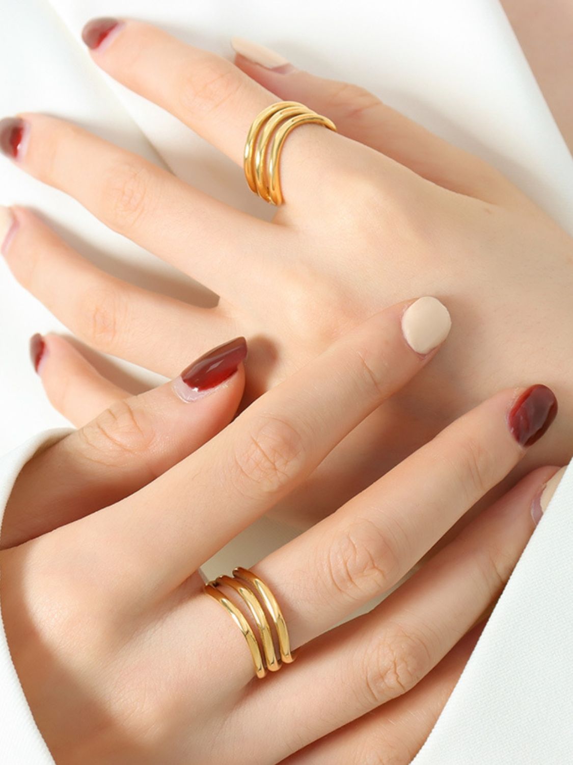 Elegant Women's Ring: A Touch of Sophistication for Every Occasion Jewelry Bubble