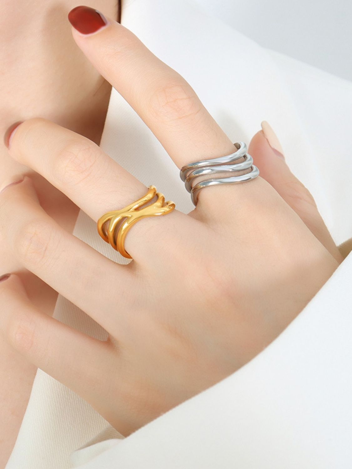 Elegant Women's Ring: A Touch of Sophistication for Every Occasion Jewelry Bubble