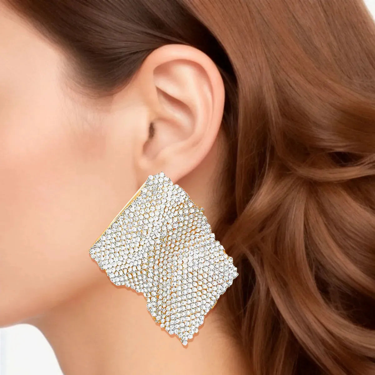 Exquisite Gold Wave Stud Earrings Trending for Radiant Style Jewelry Bubble