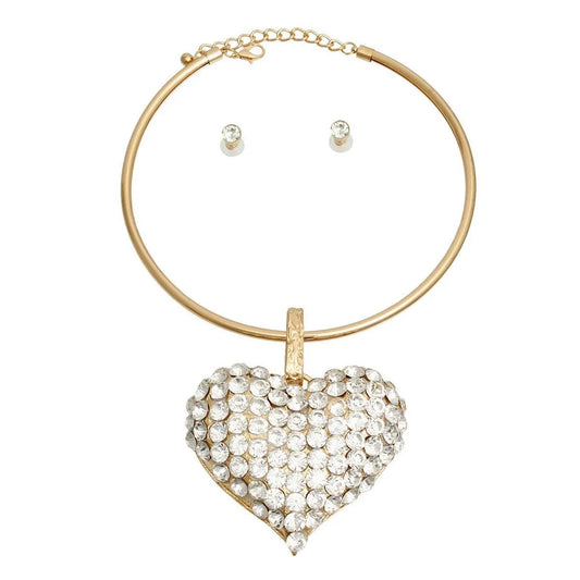 Extra Stunning: Gold-tone Necklace with Rhinestone Heart Set Jewelry Bubble