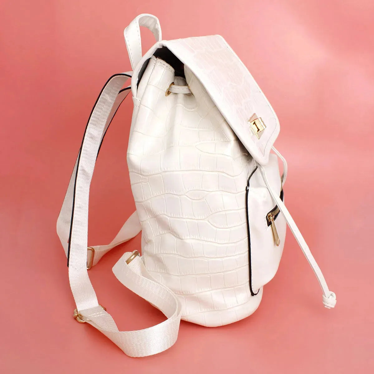 Fashionable White Backpack: Perfect Travel Carry-Ons & Everyday Bag for Women Jewelry Bubble