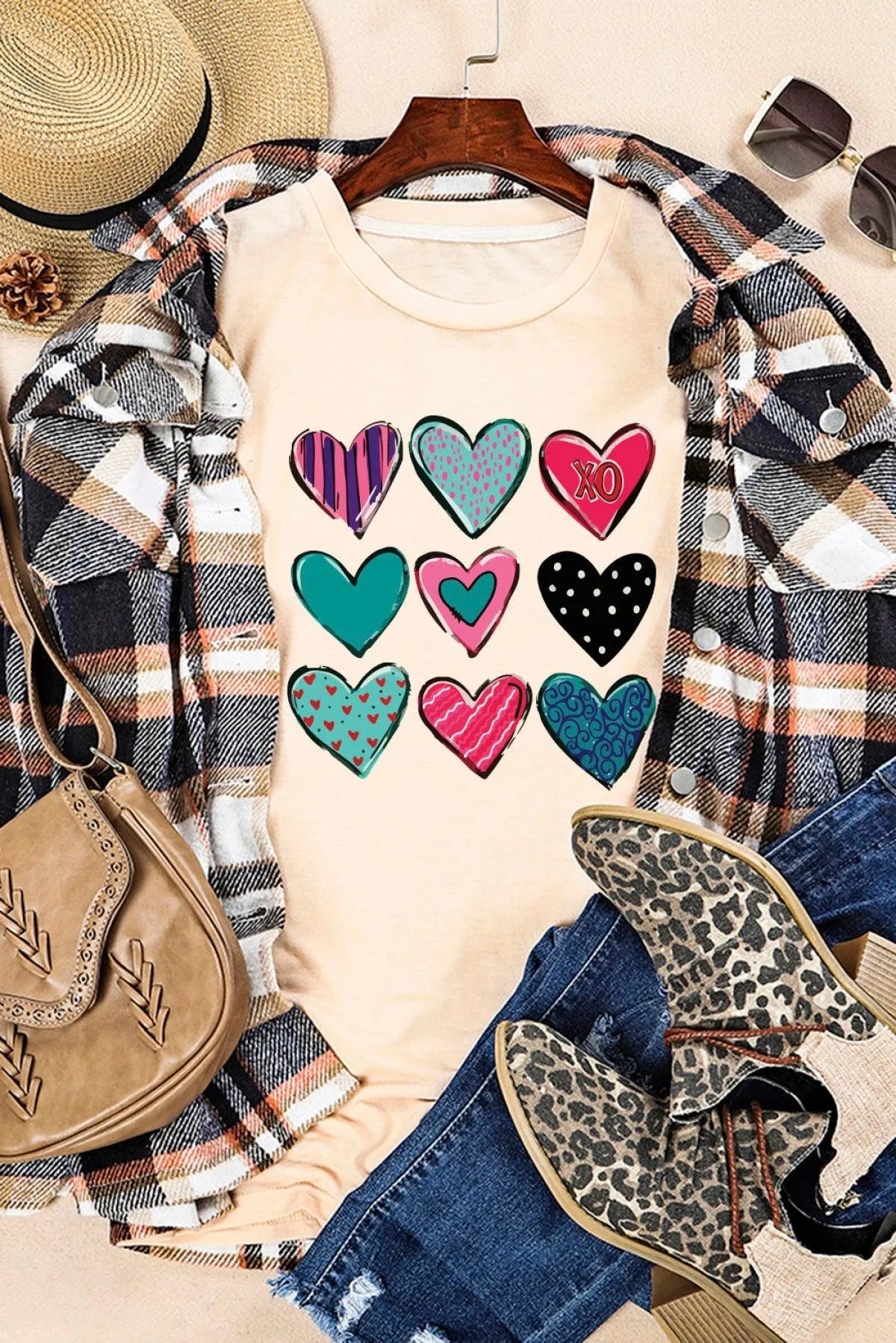 Find Your Essence of Life with Our Heart Print T-Shirt for Women Jewelry Bubble