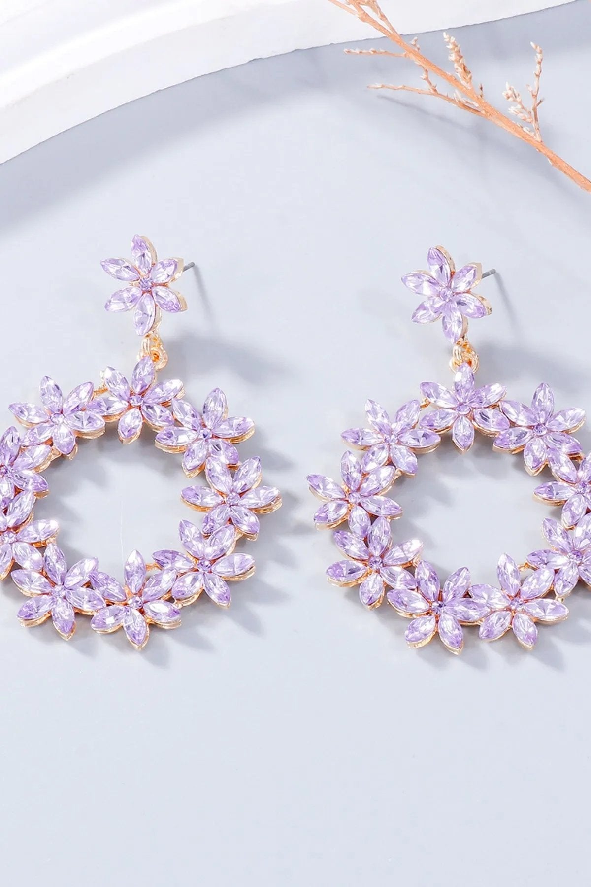 Flower Dangle Earrings: Elegant Statement Jewelry for Every Occasion